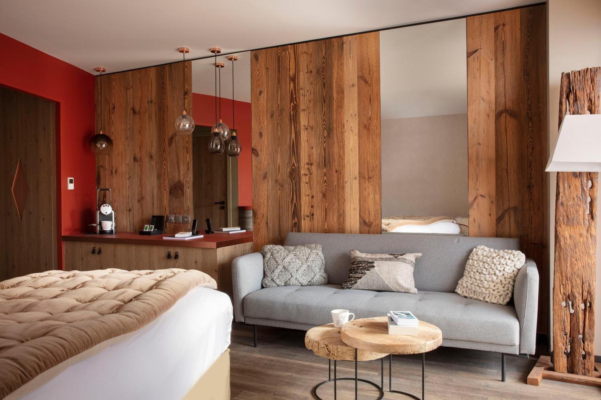 Grandes Rousses Hotel & Spa Alpe d'Huez ภายนอก รูปภาพ A room at the Hotel de la Poste